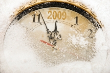 clock in snow showing 2009