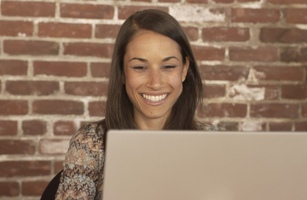 girl on laptop